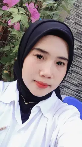 Mencari lowongan pekerjaan sebagai admin/bagian produksi