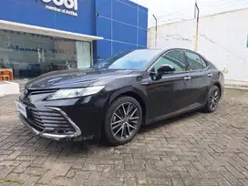 [OLX Mobbi] Toyota Camry Hitam 2.5 Hybrid-AT 2021 TAH