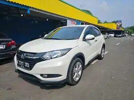 Dijual HRV type E AT bagus