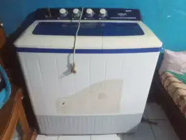 Mesin cuci Sanyo Aqua 12kg normal