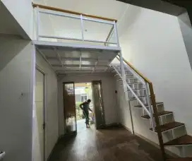 Mezzanine kamar bed ruangan