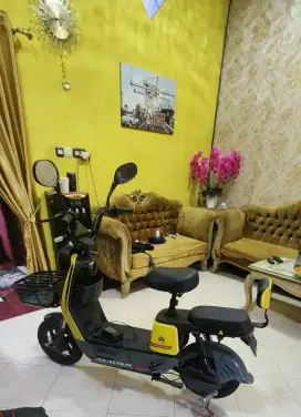 Sepeda Listrik Agathos AE 350 Kuning 2024