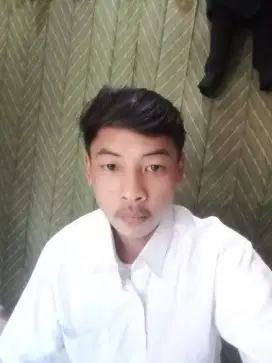 Saya nyari kerjaan apa aja yang penting halal siap berkarja keras