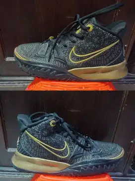 Sepatu basket nike kyrie7