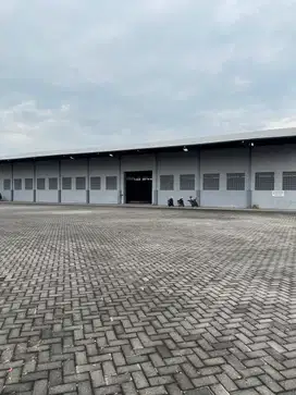 Gudang Kantor Nol Jalan Provinsi Gresik siap pakai