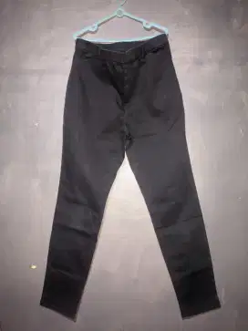 Celana Chino UNIQLO Heattech