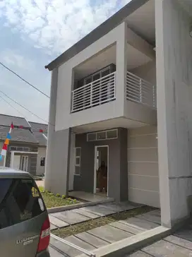 Jual murah.rumah baru.bagus.di Kemang.