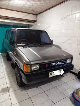 Kijang super KF50 tahun 1990.