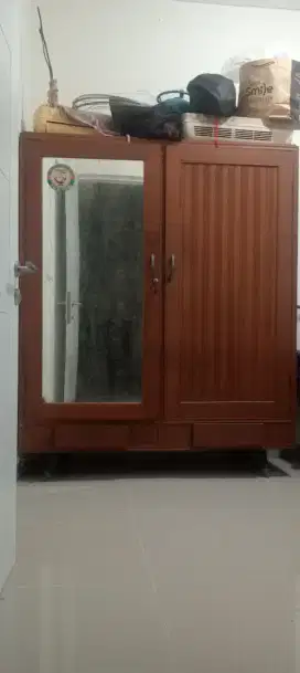 Almari kuno peninggalan kakek