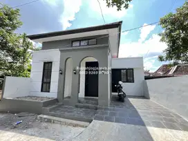 Rumah Minimalis Jogja dijual barat Hotel Hyatt