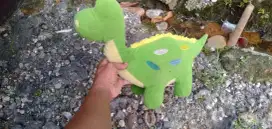 Di jual boneka murah aja yg cepat dia dapat
