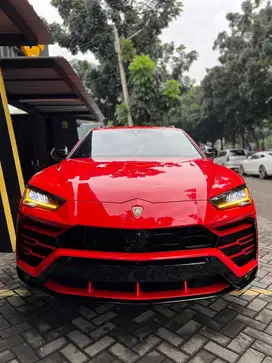 LAMBORGHINI URUS 2018