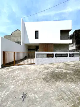 Rumah Modern Kontemporer dekat Jalan Kapten Haryadi