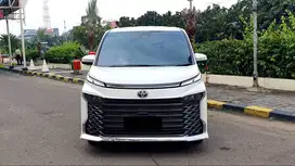 Toyota Voxy 2.0 CVT TSS Camera360 Facelift 2024 Like New Low KM Record
