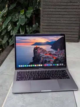 Macbook Pro 2017 8/512gb