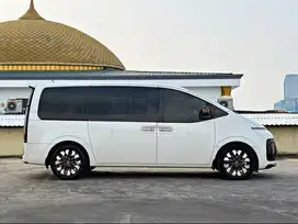 KM Low GRESS Hyundai Staria Signature 7 Seat 2022 #BJM1#