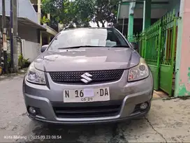 DIJUAL CEPAT SUZUKI X OVER 2010 MT