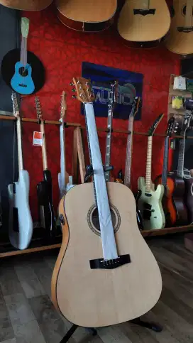 Gitar transkustik original dluxe d110
