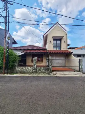 Rumah Kalibata Dijual. Dekat Jalan Raya. Jalan Lebar. Dkt Mall. NEGO