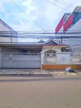 HITUNG TANAH! BEST PRICE! Rumah Dijual Pejaten Timur. Jln Lebar. NEGO