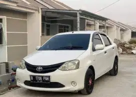 Toyota Etios liva 2013
