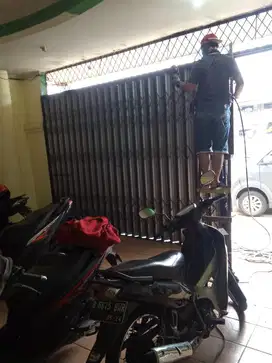 Pasang baru rolling door murah