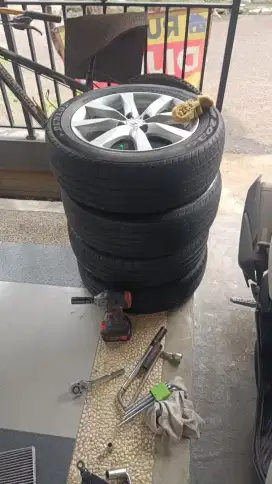 Velg dan ban Suzuki Splash
