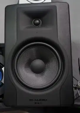 Sepiker monitor M-Audio BX8