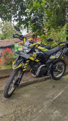 YAMAHA WR 155 km rendah