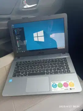 Laptop laptop asus pemakaian pribadi