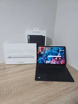 Samsung Galaxy Tab S9 FE+ Plus 8/128 SEIN + Keyboard Cover 8GB 128GB