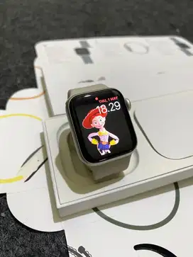 Apple Watch SE Gen 2 40 mm Starlight