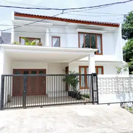 Rumah Asri Dan Nyaman Dekat Mal Cinere