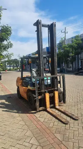 Rental forklift sidoarjo