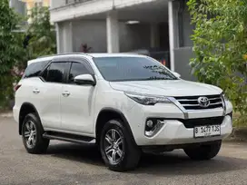 TOYOTA FORTUNER G 2.4 AT DIESEL 2019 PUTIH ISTIMEWA
