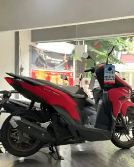 Dijual Honda Vario tipe iss warna merah