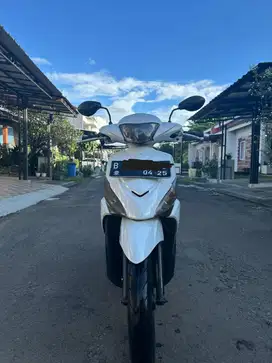 YAMAHA MIO J PUTIH