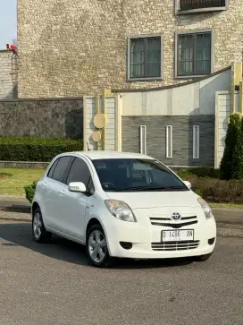 Km low yaris E 2008 Antikk