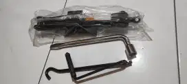 Di Parung brg Baru Dongkrak + puteran + kunci roda