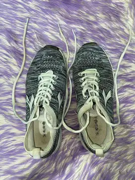 Sepatu Diadora Levio Grey White Preloved