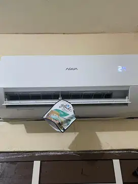 AC AQUA 1/2 PK baru 21 hari