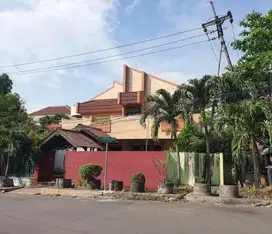 JUAL / SEWA   Rumah di Darmo Permai Timur 4  Cocok untuk Tempat Usaha/