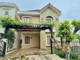 Dijual Rumah Cantik Desain Eropa Klasik Depan Taman Dekat MRT