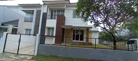 RUMAH CANTIK POSISI HOEK DI CLUSTER PREMIUM BUKIT GOLF CIBUBUR