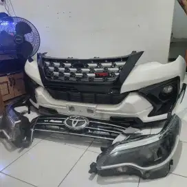 jual bumper  set head lamp vrz trd 2019 full set