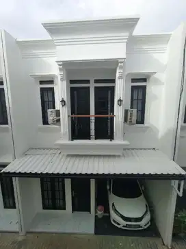Rumah di Jagakarsa 2 lantai  akses mobil  5 menit tol kukusan