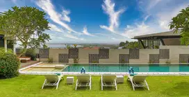 OCEANFRONT VILLA IN JIMBARAN WITH TROPICAL GARDEN AND ROOFTOP TERRACE