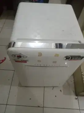 JUAL CEPAT KULKAS DAEWOO KOREA