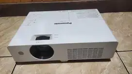Proyektor Panasonic