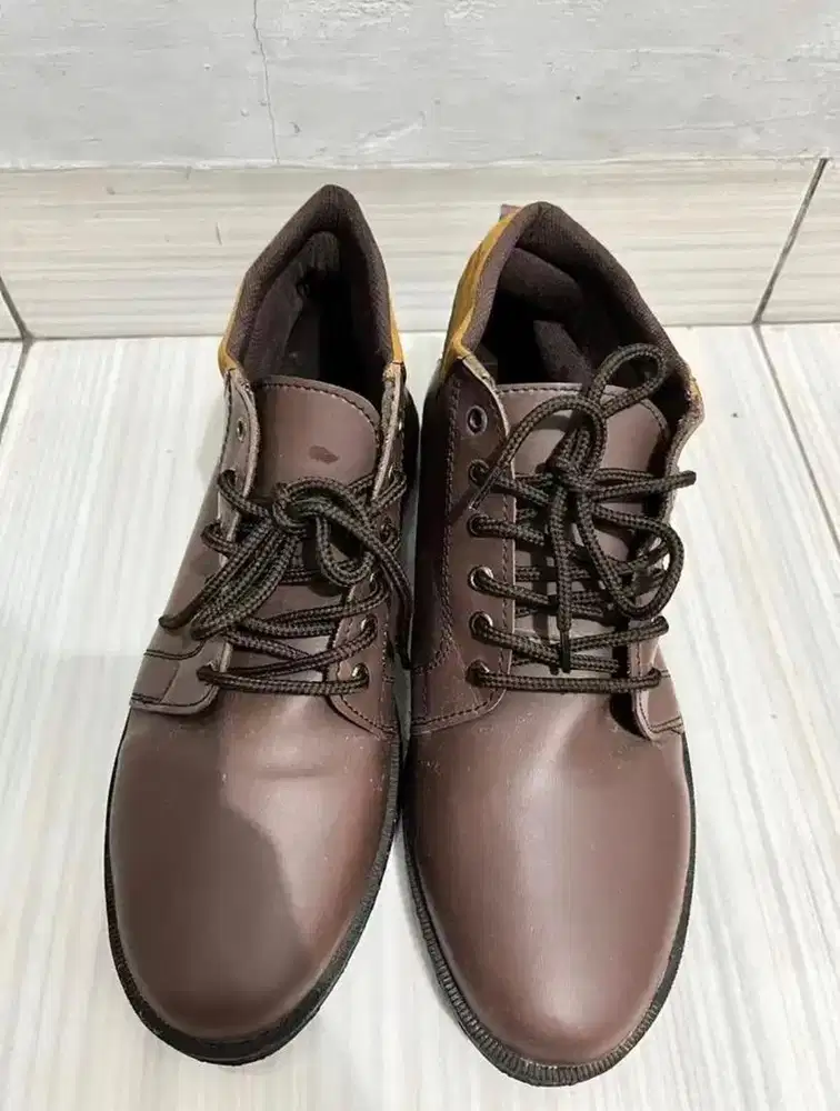 Sepatu Pria – Original & Keren Banget! Siap pakai